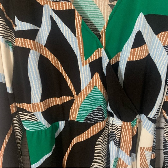 Nine West Green/black/gold Geometric Print Long Sleeve Faux Wrap Dress Size LG - Picture 2 of 5